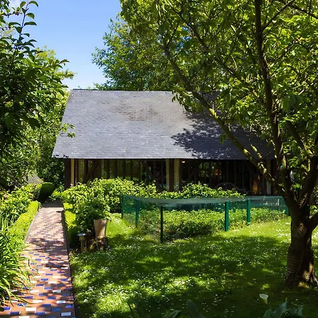 Comme Parenthese Au Coeur Des Hortillonnages